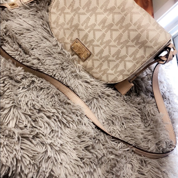 Michael Kors handbag - Picture 2 of 7